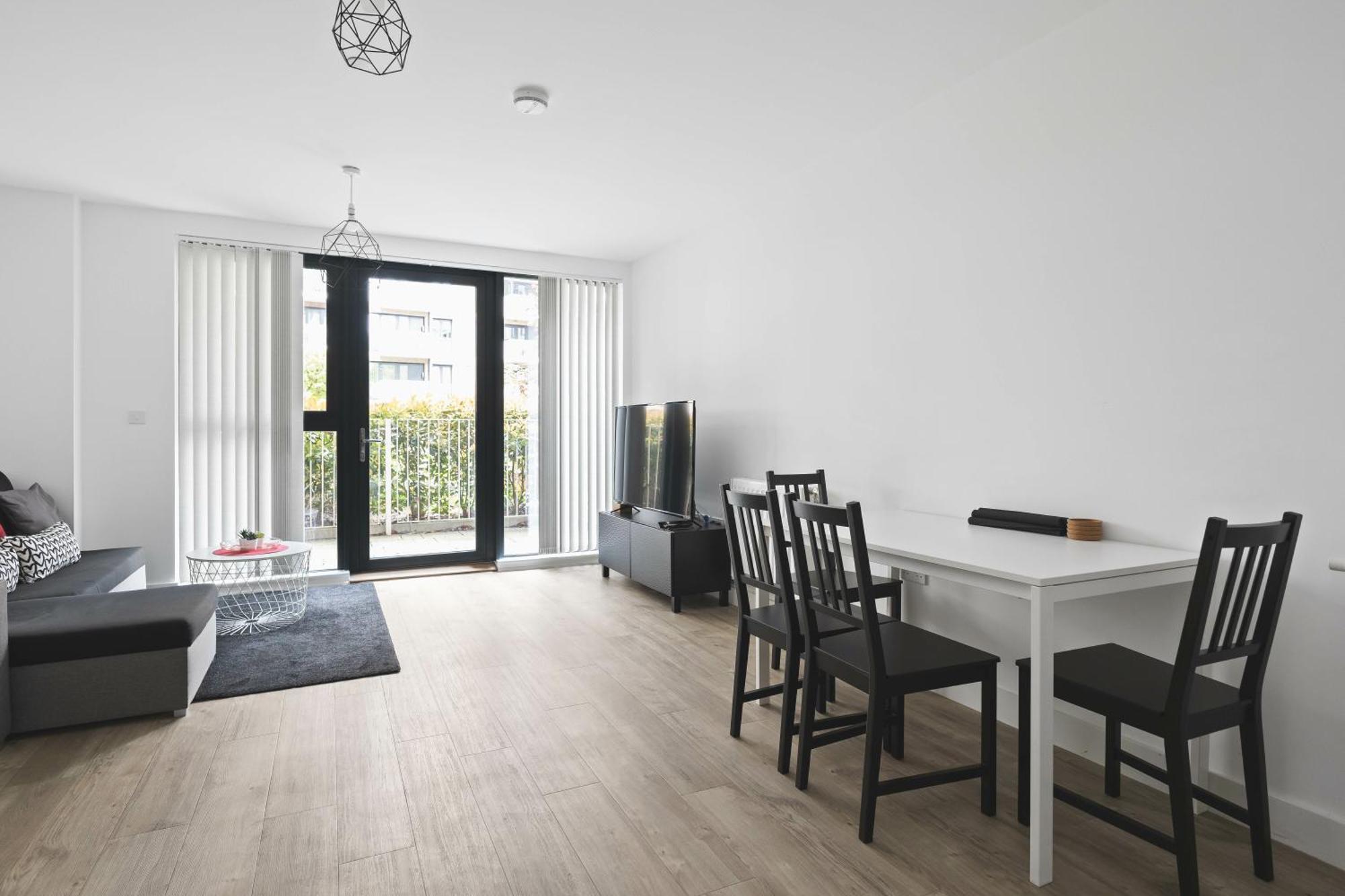 Modern 2 Bed 2 Bath With Patio Access