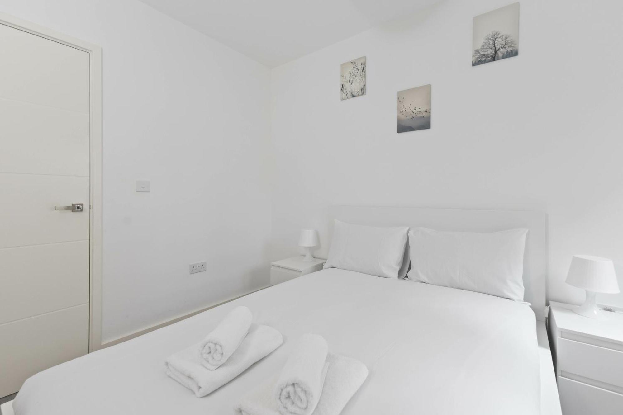 Modern 2 Bed 2 Bath With Patio Access